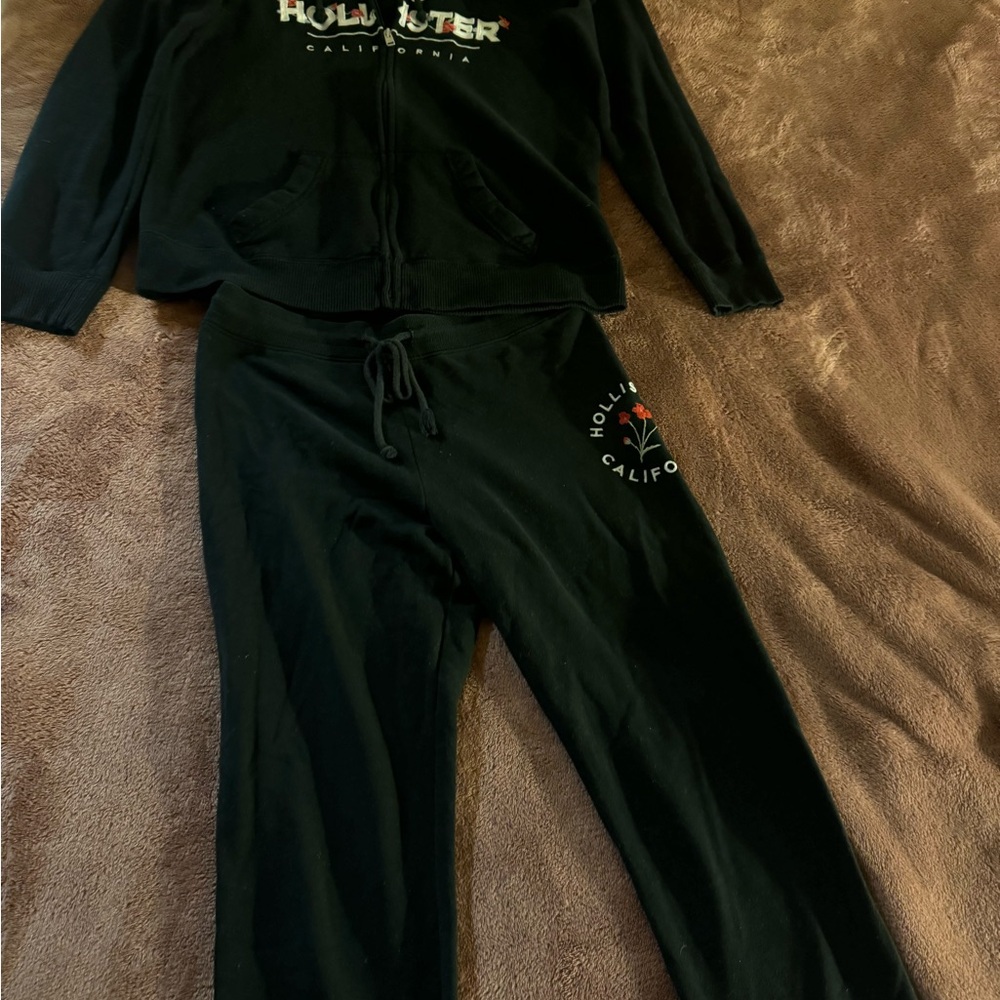 Hollister Women’s Black Jogger Pants and Hoodie set